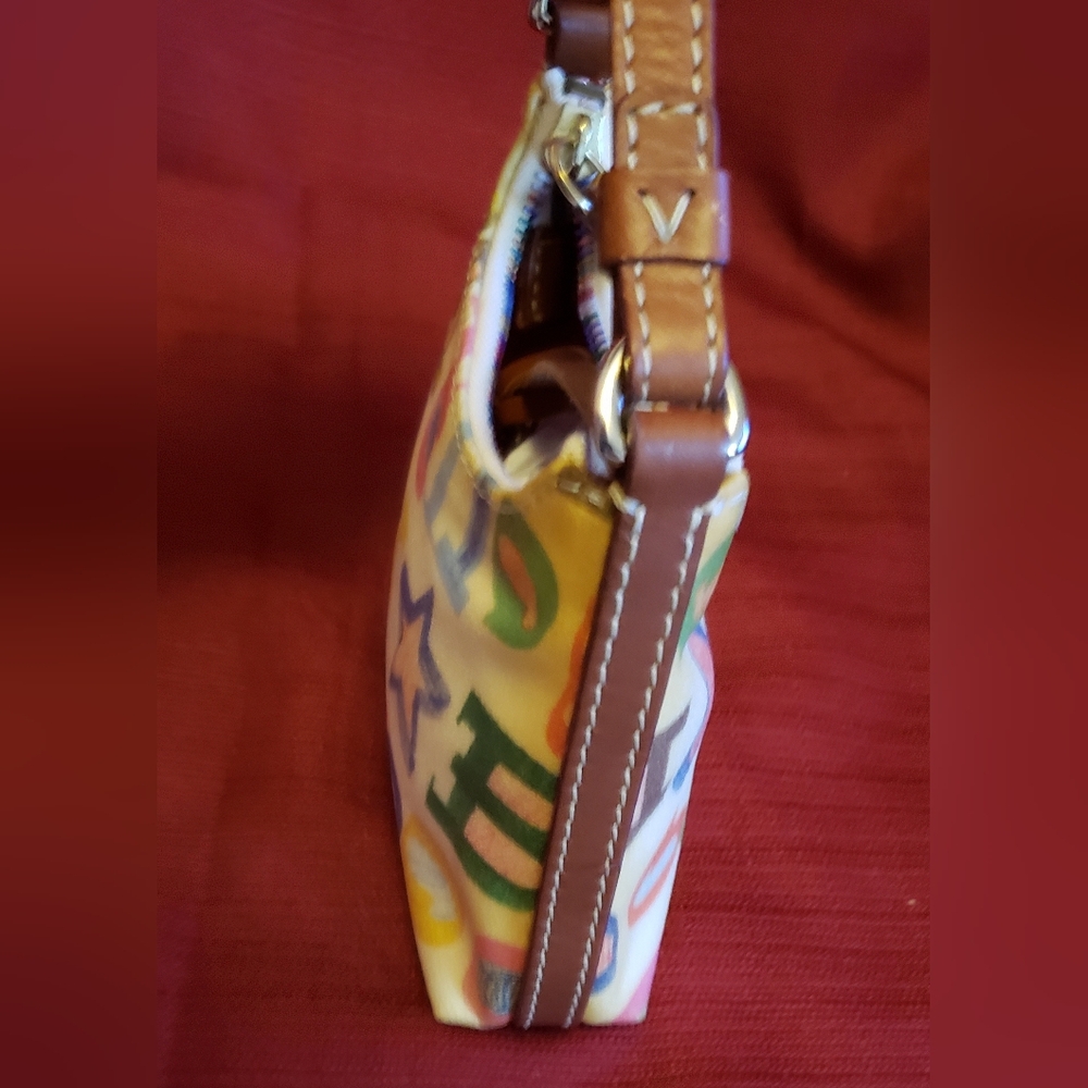 Dooney & Bourke 👛 Multicolor Women's Wristlet NWOT - Picture 4 of 13
